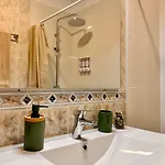 Luxury Bella Isabel *